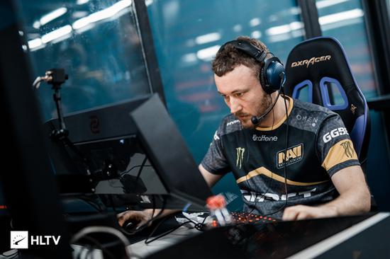 韩媒：刚夺得金牌的英雄联盟韩国代表队选手已抵达韩国